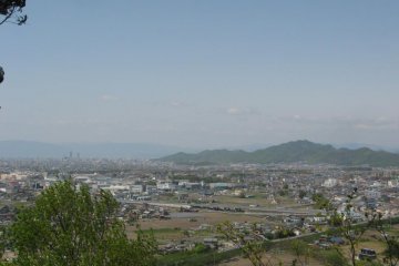 The view from Mt. Mii (三井山) over looking western Kakamigahara and Gifu City