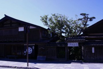 Yokoyamake - ที่พักของครอบครัวหนึ่งเดียวในทางใต้ของฮอกไกโด ในสมัยเอโดะ ที่มีส่วนร่วมในการประมง