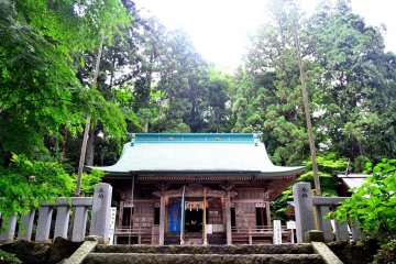 <p>The main building of Kumano Shrine.</p>