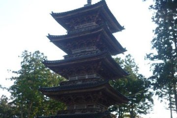 Up close with the five story pagoda at Myosenji