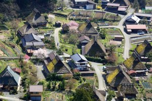 Village de Kayabuki au printemps