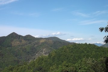 Tsuta no Hosomichi Hiking Trail