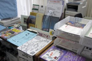 Many informational maps and pamphlets are available in the tourism office inside the station.