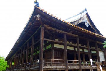 Senjokaku's large wooden exterior