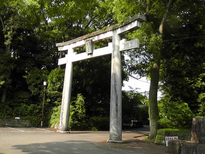 The entrance gateway for the Gokoku Shrine