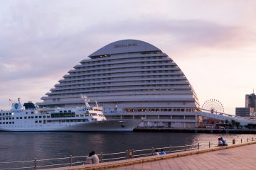 The mammoth Oriental Hotel harbours the Luminous Kobe 2 luxury liner which will take you for a quick spin (just over 2 hours) around the Seto Inland Sea as dusk falls.