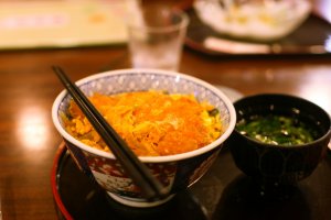 คัตสึด้งสุดอร่อย - ที่ร้านอาหารของโรงแรมมีเมนูญี่ปุ่นสุดพิเศษ