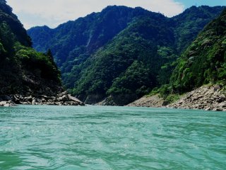 The water of the Kumano River is incredibly clear and blue