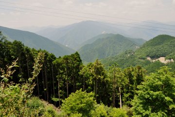View from the parking lot, at an elevation of 1,076 meters on Tamaki Mountain