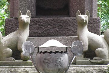 Kitsune Fox Statues