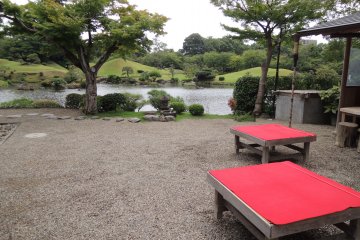 A rest area where you can grab a tea and Japanese sweets while enjoying the view