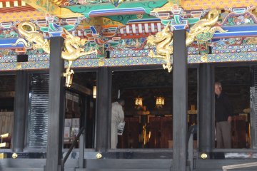Главное здание Осаки Хатимангу выполнено в стиле Адзути-Мотояма