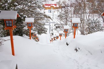 A snowy Yubari shrine