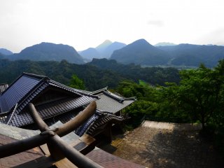 The view of the surrounding hills from the top of Rakanji temple