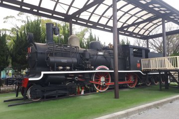 Life-sized steam engine