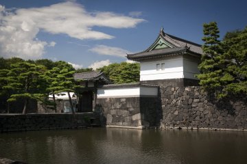 Moat and gate, Edo Castle
