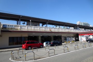 The south exit to the station with a taxi turnaround
