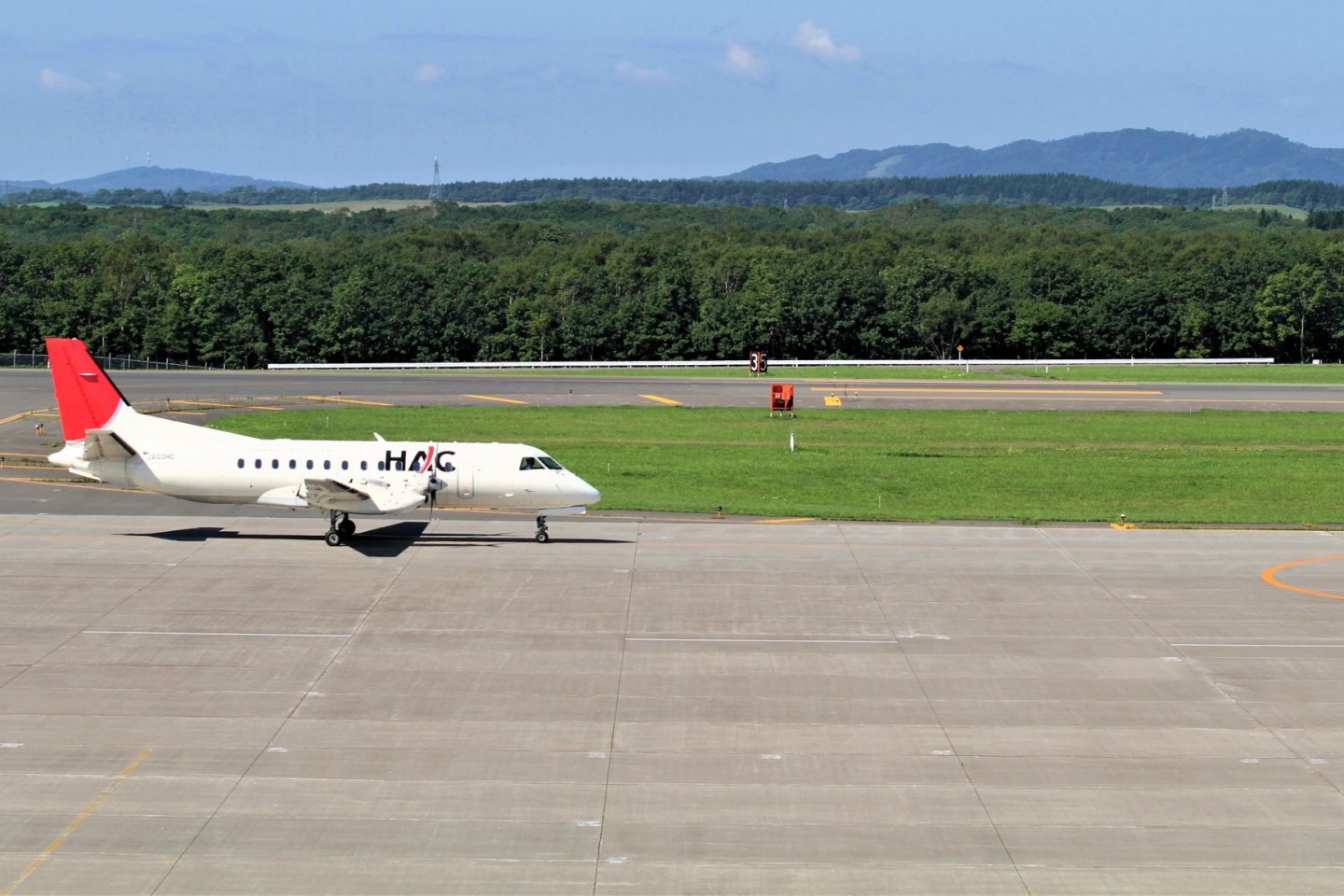 Kushiro Airport is well served with smaller regional aircraft such as this Hokkaido Air System Saab 340B