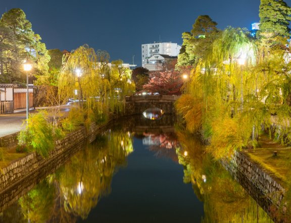 Khu phố lịch sử Kurashiki Bikan về đêm