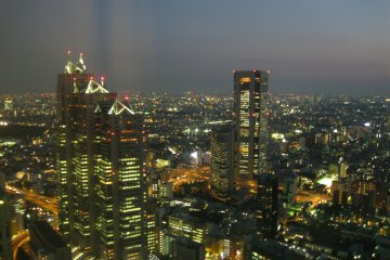 在展望室观看到的东京夜色