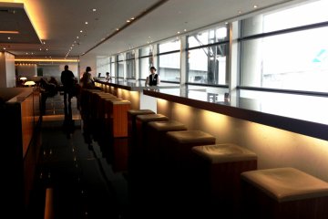 The Cathay Pacific Business Lounge in HKG is calm and spacious with an excellent cook to order noodle bar
