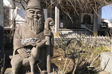 Jurojin, god of wisdom and longevity, at Myoryu-ji