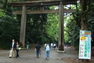 典型的日本宗教大门