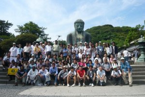 Tour of Daibutsu in Kamakura with a large group from AOTS