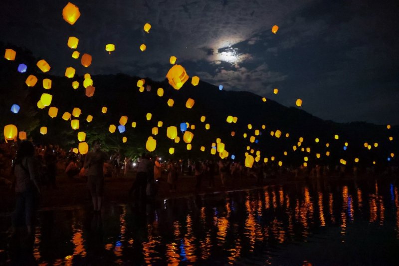 Around 2000 LED lanterns will illuminate the night sky