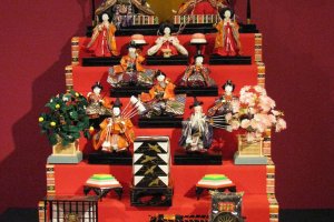 Hinamatsuri display