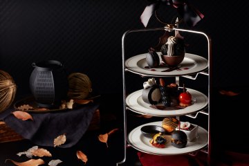 Grand Nikko Tokyo Daiba's afternoon tea takes on a black theme