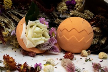 The Giant Pumpkin is only available at Lush Shinjuku, and comes filled with flower petals