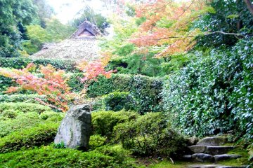 <p>Shisendo Temple&#39;s Heritage Garden - rocks, greenery and burrowed landscape.</p>