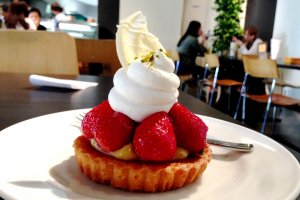 A delightful strawberry flan with buttery pastry which contrasts with the juicy sweetness of the fruit at Cafe de Take at Harajuku Omotesando