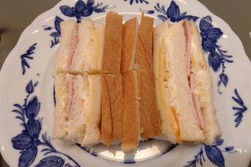 A simple mixed sandwich