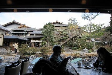 <p>Kiyomizu branch shop. View from inside the shop</p>