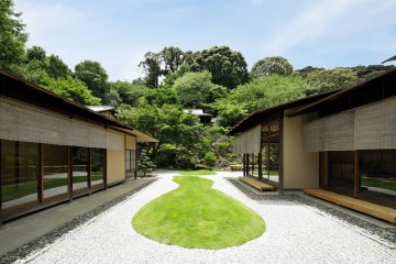 Karesansui garden (photo courtesy of Miyuki Kaneko, Nacasa & Partners inc. Used with permission)