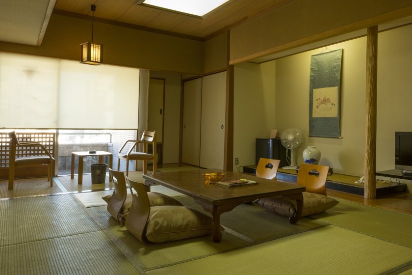 This 14 Jyo (tatami mat) room is an incredible size