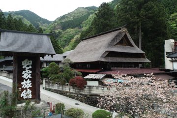 Kabuto-ya Ryokan's traditional exterior