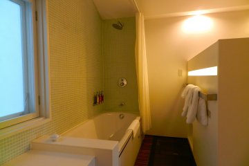 The generously sized bath in the terrace room.