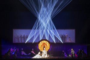 Opera Turandot, at Tokyo Bunka Kaikan, Tokyo (Photo: teamLab, Courtesy: Daniel Kramer, Tokyo Nikikai Opera Foundation)