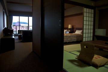 A different view of a combined Japanese tatami and Western style room