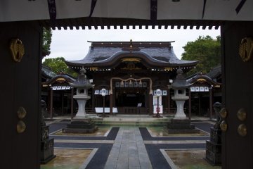 <p>The Matsubara Shrine main hall.</p>
