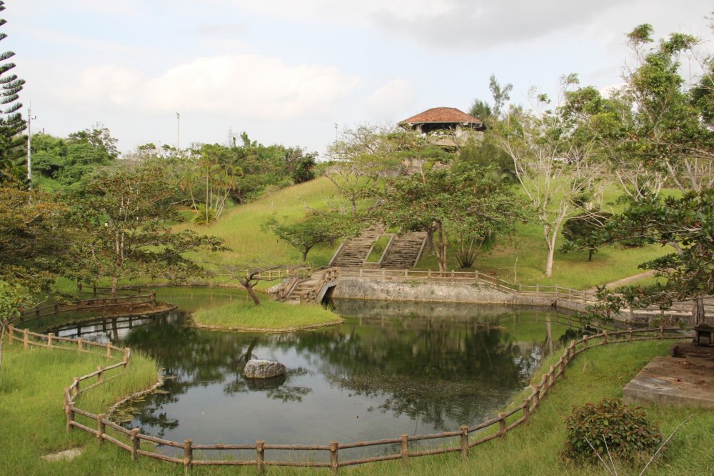 Since the actual castle isn&#39;t present, the most picturesque part of the site is the observation tower area that is surrounded by a small pond and the Hija River