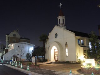 Night view, Kobe Baptist Church