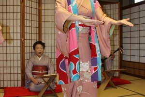 The Miyagi&nbsp;Prefecture folk song Saitarabushi is performed while wearing a happi coat