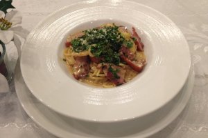 Pasta with smoked duck in cream sauce