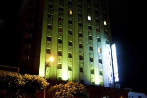 Hotel Route-Inn Naha Tomariko&nbsp;at night