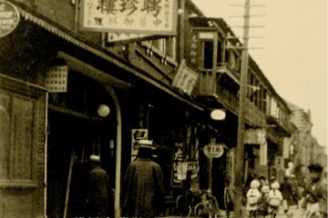 It has been serving customers for 120 years, which means that Heichin-ro is the oldest surviving Chinese restaurant in Japan.