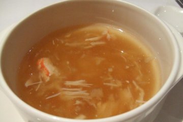 Then, soup comes next. The ingredients are shark’s fin with crabmeat or chicken or bamboo shoots (depending on the course).